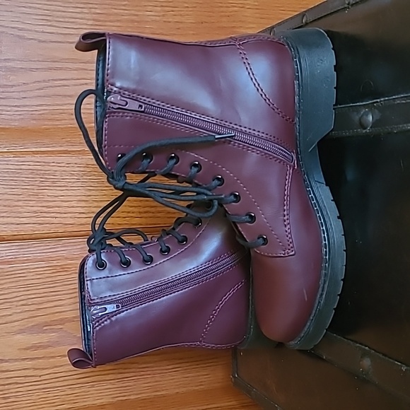 TIME TRU Women Combat Boot, size 8.5, Burgundy - Picture 8 of 8